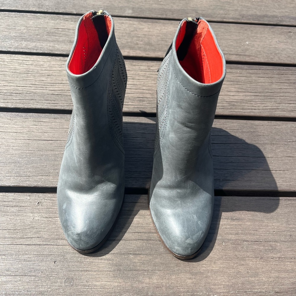 COACH honey boots - Picture 2 of 9